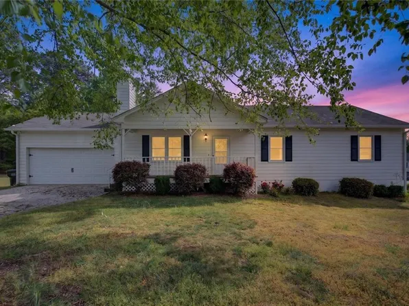 2810 Crystal Brooke Ln, Snellville, GA 30078