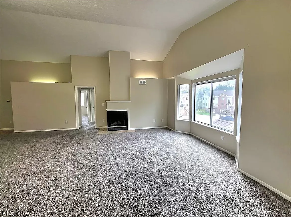 3 bed, 1360 sqft, $1,700 — Photo 3