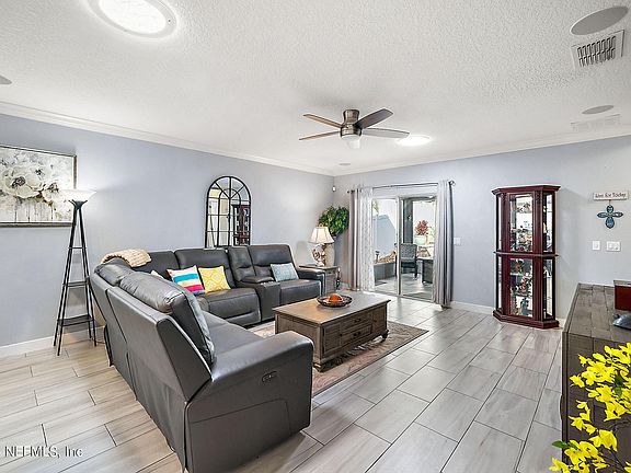 3rd image of 2334 NORWOOD Place