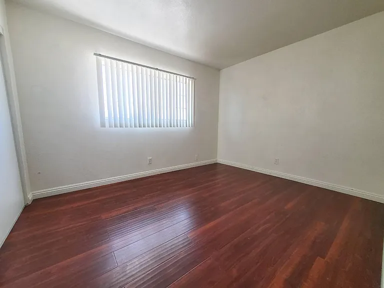 12939 Oaks Ave #6 — Photo 9