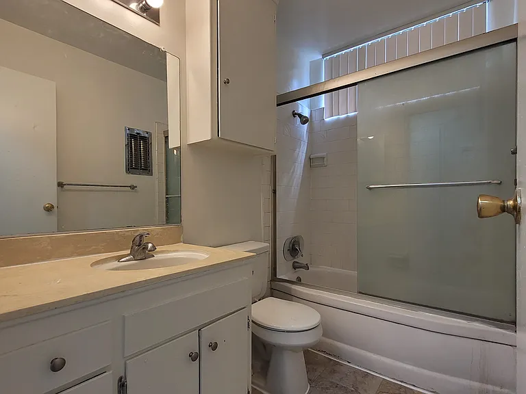 The Alexa Apartments — Photo 13