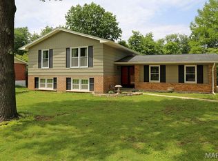 111 Green Acres Rd, Saint Louis, MO 63137