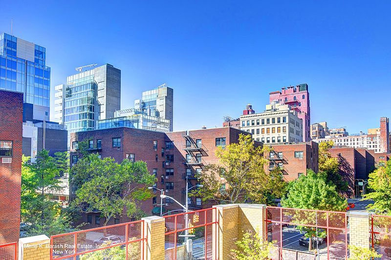 1st image of 677 Washington St #4E