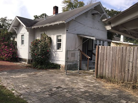 3rd image of 11 W Steele St