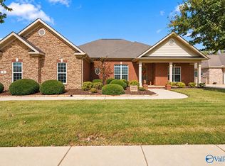 2 Youpon Dr, Huntsville, AL 35824