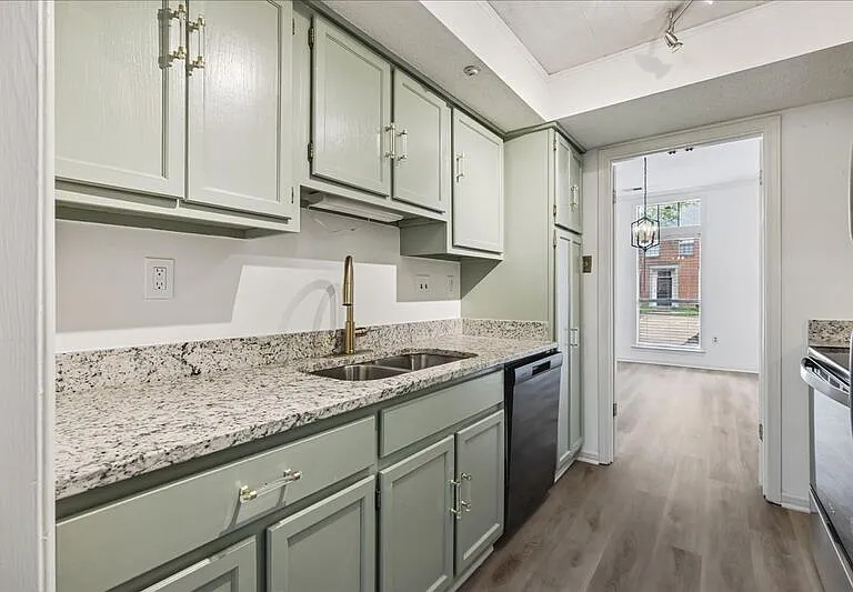 1694 Belvedere Ct — Photo 12