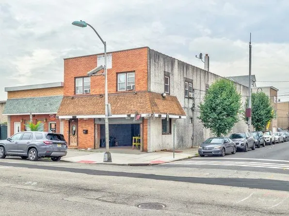 477 Avenue C image 2 of 5