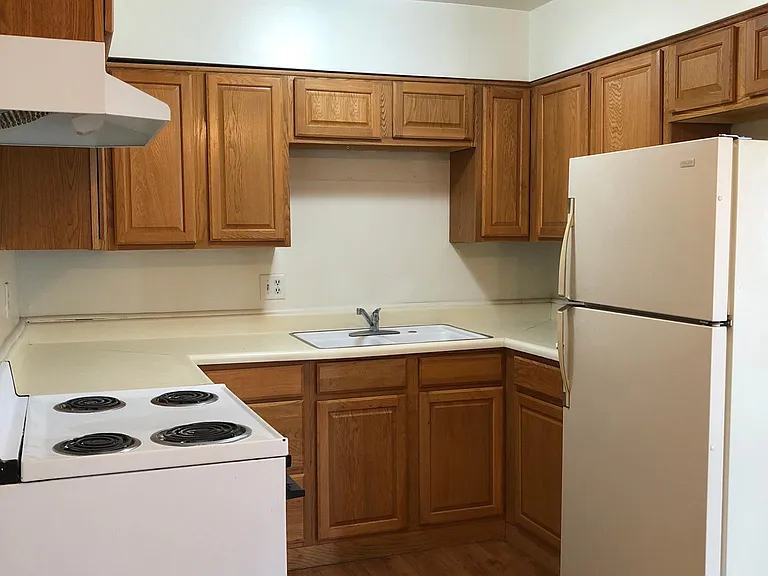 Grant Street Apartments — Photo 5