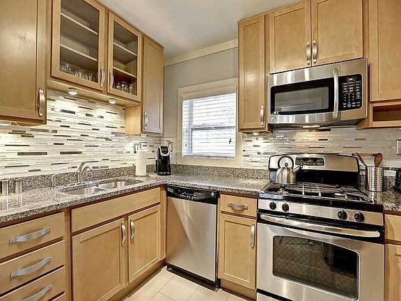 4th image of 69 Norwood Ave NE #A