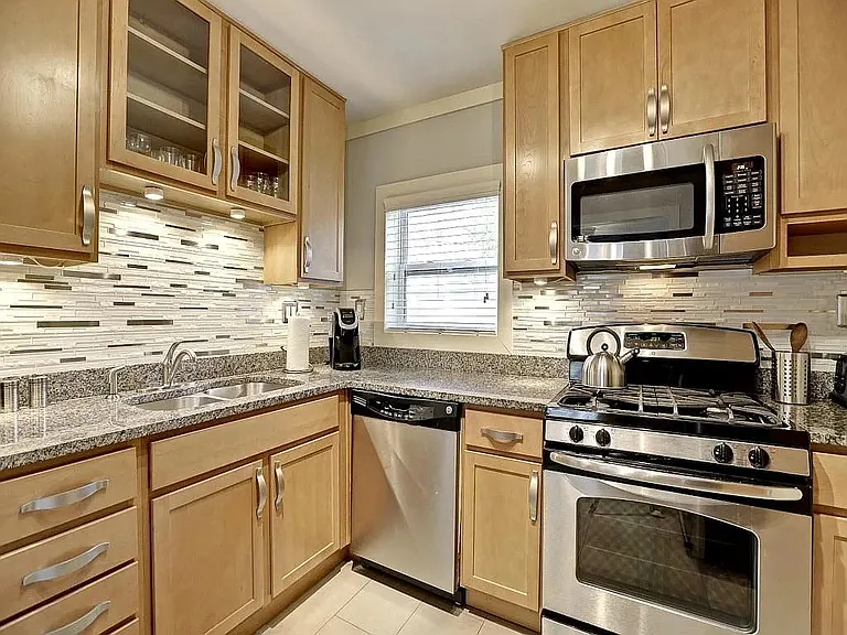 69 Norwood Ave NE #A — Photo 4