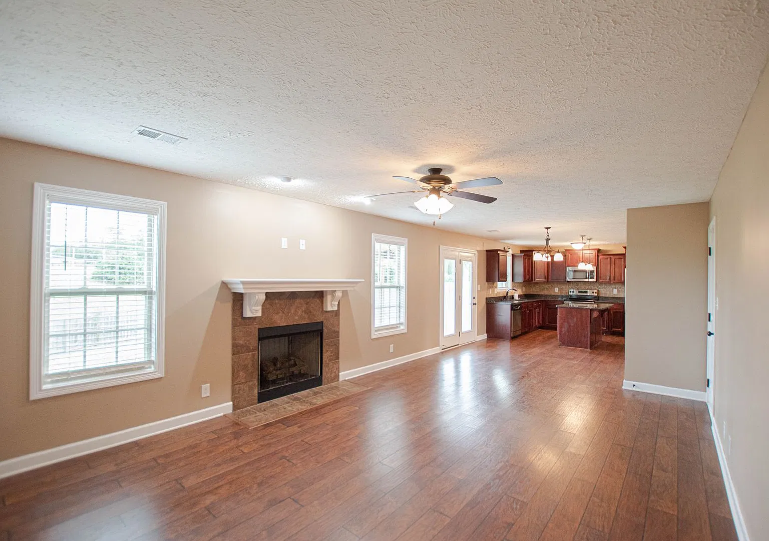 Pet Friendly Four Bedroom! — Photo 3