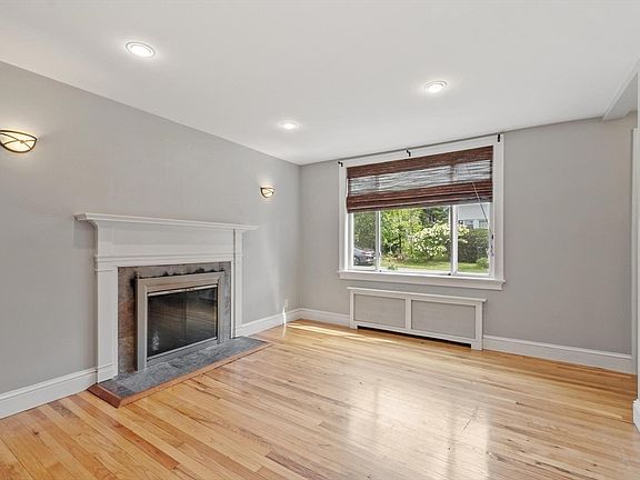 4th image of 11 Magnolia St