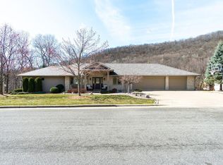 65 McIntosh Rd E, La Crescent, MN 55947