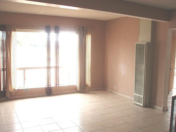 2nd image of 3052 Chamoune Ave