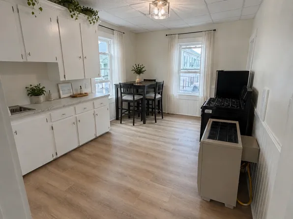 275 Hope St APT 3W, Fall River, MA 02721