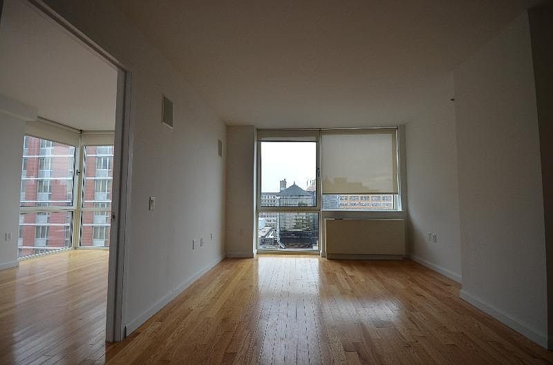 1st image of 350 W 37th St Frnt 1
