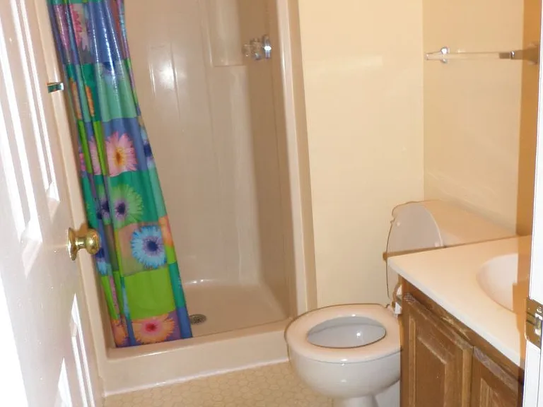 1724 Emerald St — Photo 18