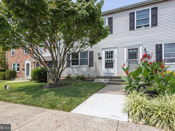 91 W Clymer Ave, Sellersville, PA 18960