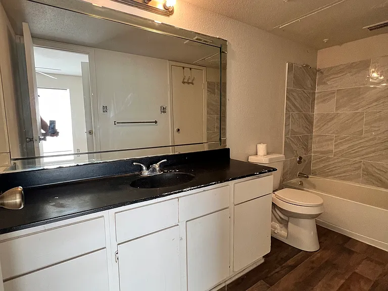3900 Woodchase Dr #96 — Photo 3