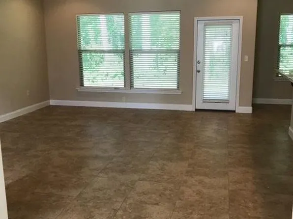 1902 Oak Ave, Niceville, FL 32578