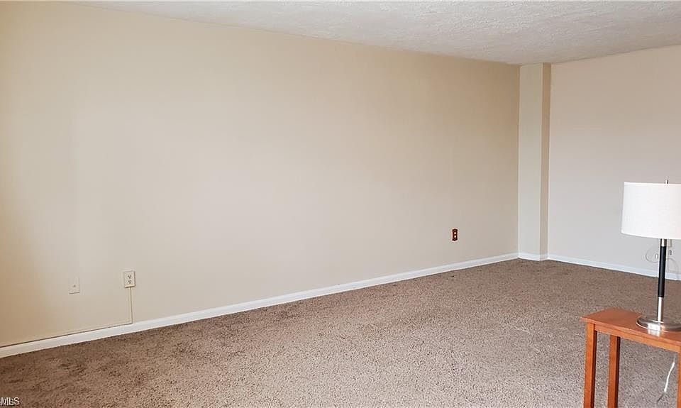 1st image of 11820 Edgewater Dr APT 1007