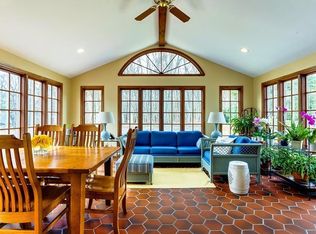 8 Mohawk Dr, Longmeadow, MA 01106