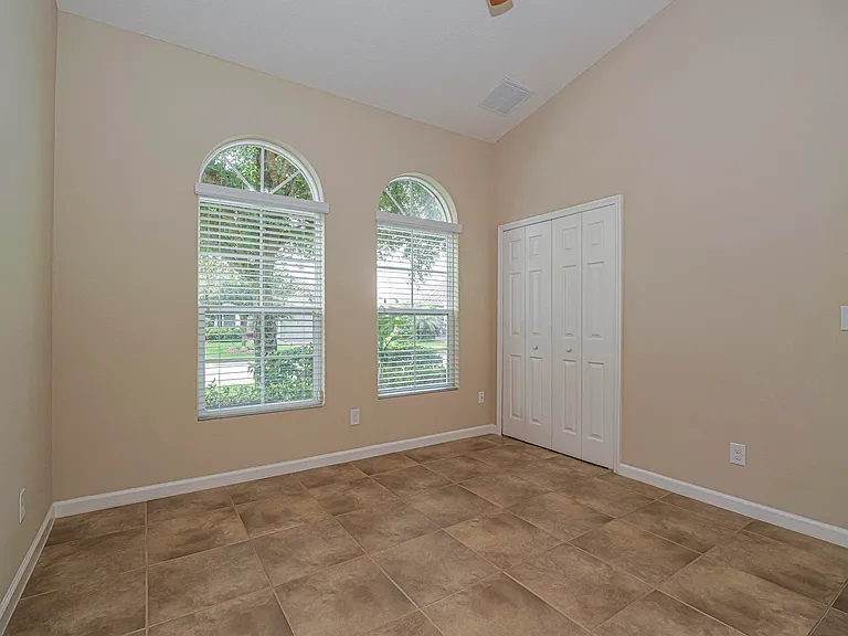 1750 Berkshire Cir SW — Photo 22