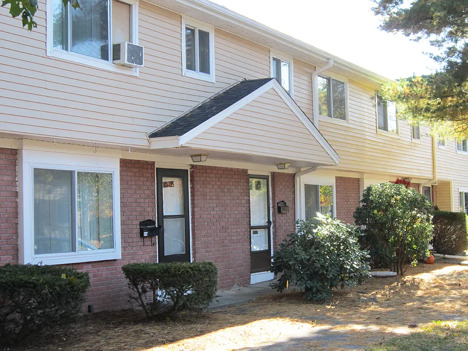 Chestnut Place Townhomes — Photo 3