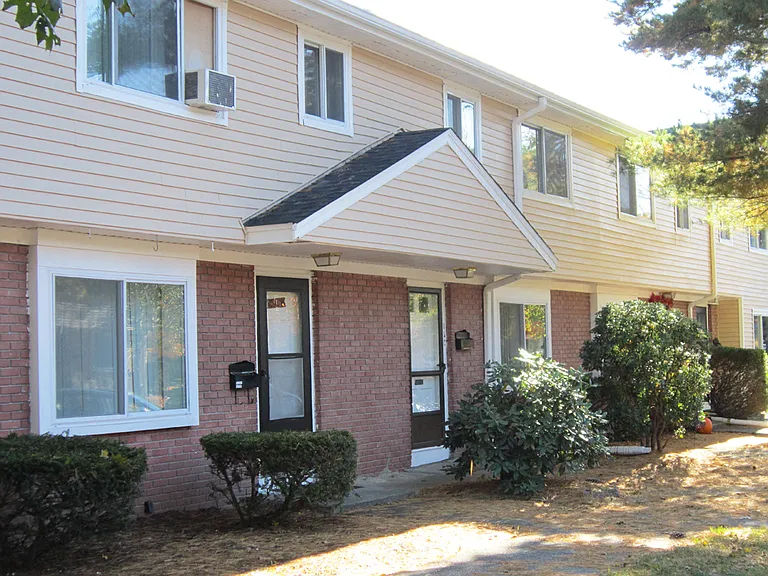 Chestnut Place Townhomes — Photo 3