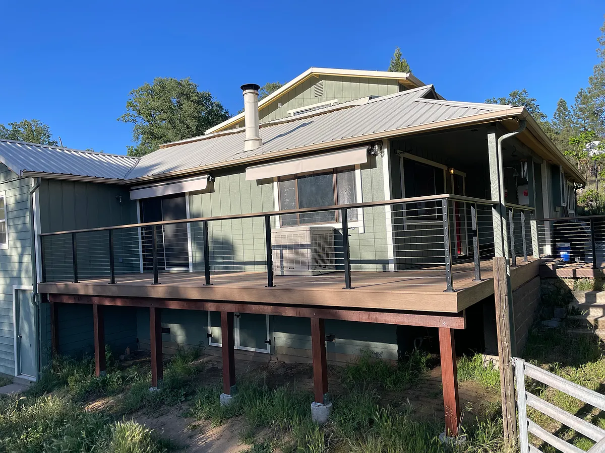 A new back porch was recently added. - 32600 Road 228