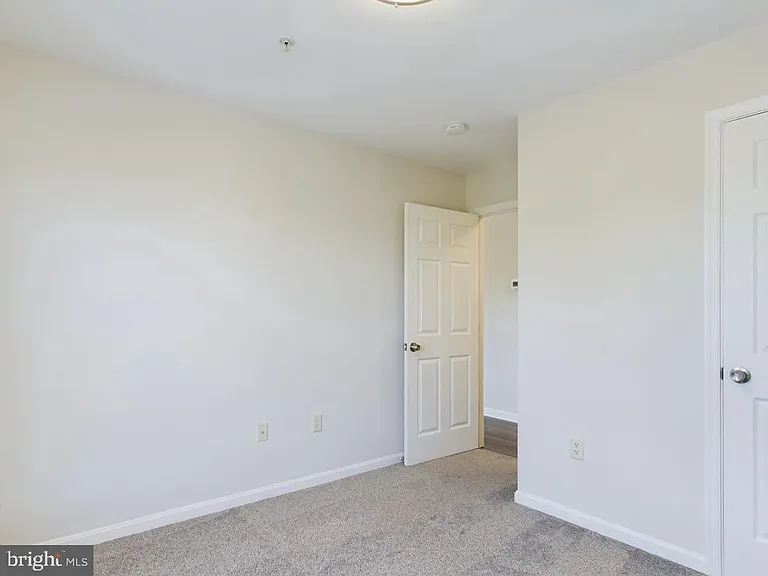 302 Baughmans Ln #M — Photo 20