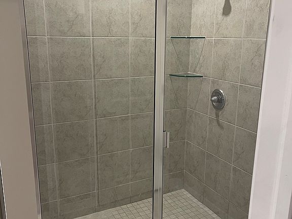 5th image of 1123 Macoun Dr
