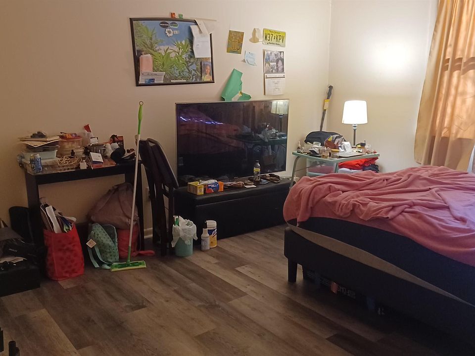 2nd image of 2 E Pleasant Ave #2