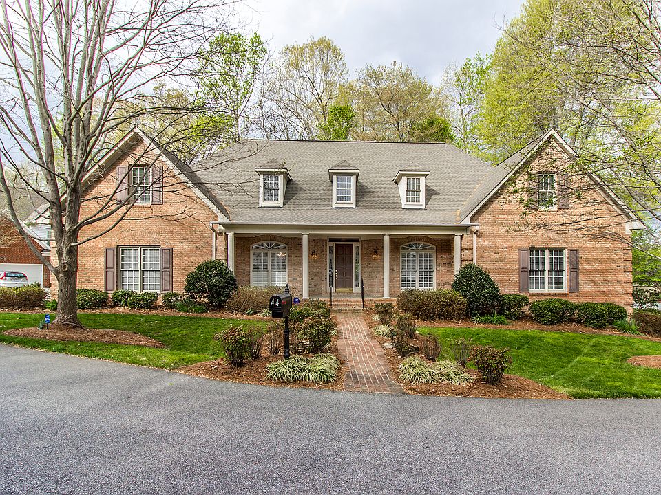1st image of 44 Kinglet Cir