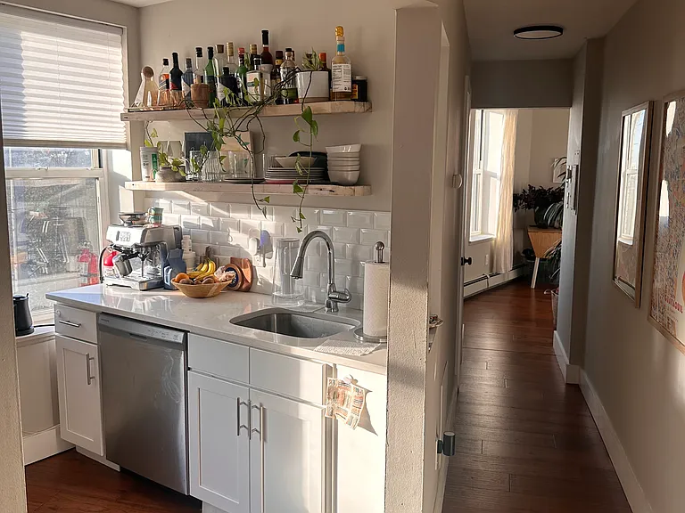 787 Summit Ave #13 — Photo 7