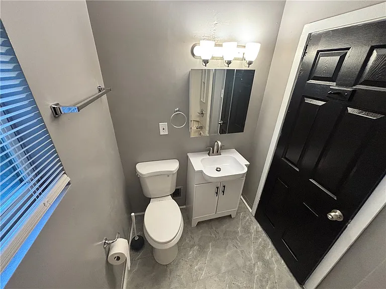 327 Mathews Ave — Photo 14