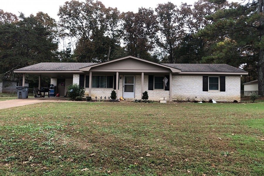 1st image of 210 Leona Dr