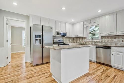 4th image of 5020 Pine Creek Cir