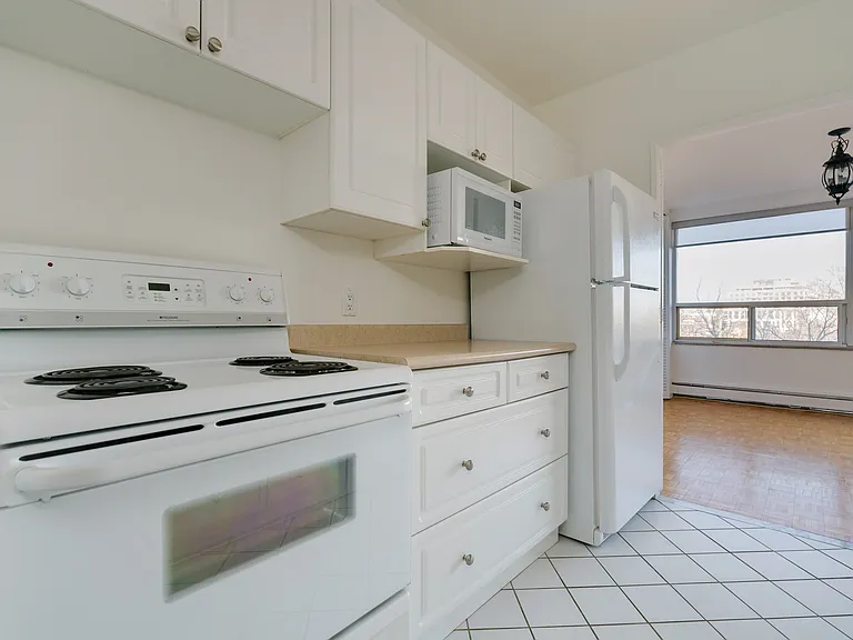 650 Briar Hill Ave — Photo 5