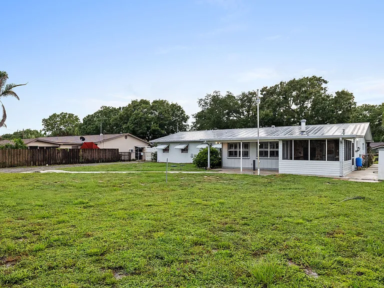 3324 Sunrise Blvd — Photo 26