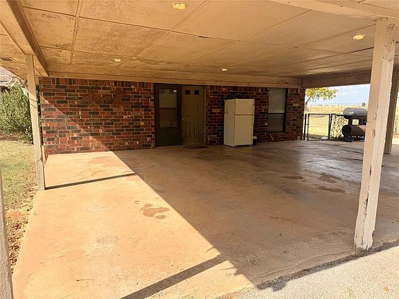 3rd image of 10066 N 2263rd Rd