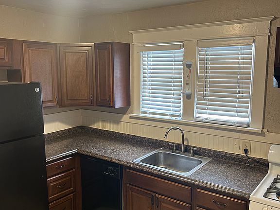 3rd image of 1301 Sheridan Dr
