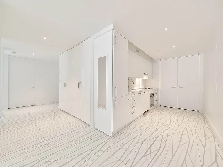 329 Pleasant Ave #1B — Photo 9