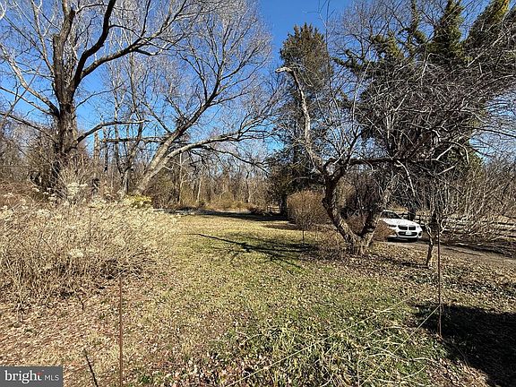 3rd image of 18405 Queen Anne Bridge Rd