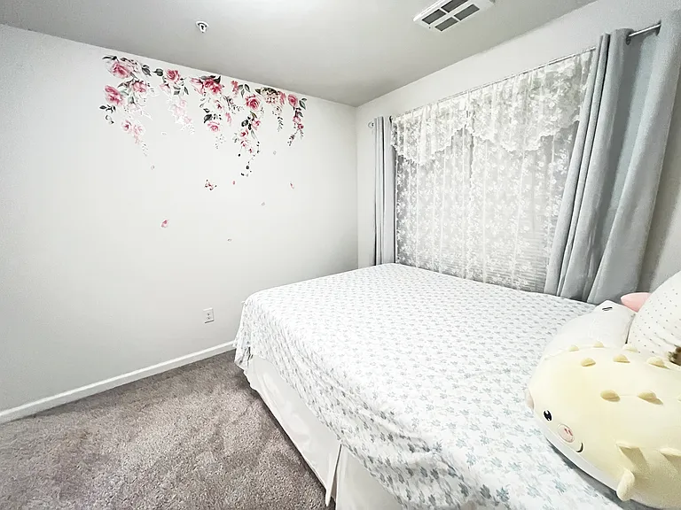 8212 S 132nd St — Photo 15