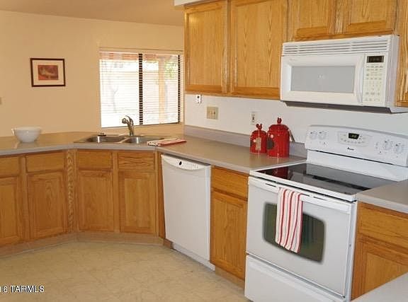 4th image of 7918 N Capella Ct