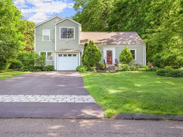 14 Wood Ridge Drive, Stamford, CT 06905