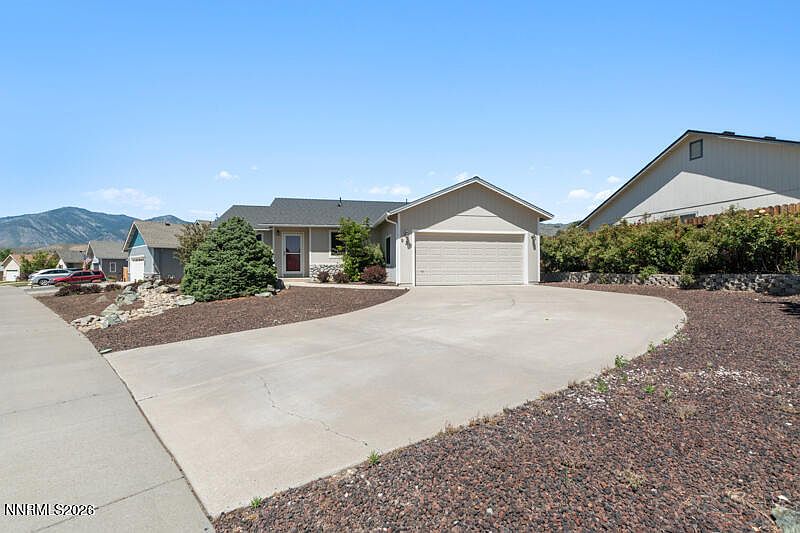 1st image of 923 Ranchview Cir