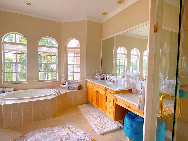 6489 Marbletree Ln — Photo 52