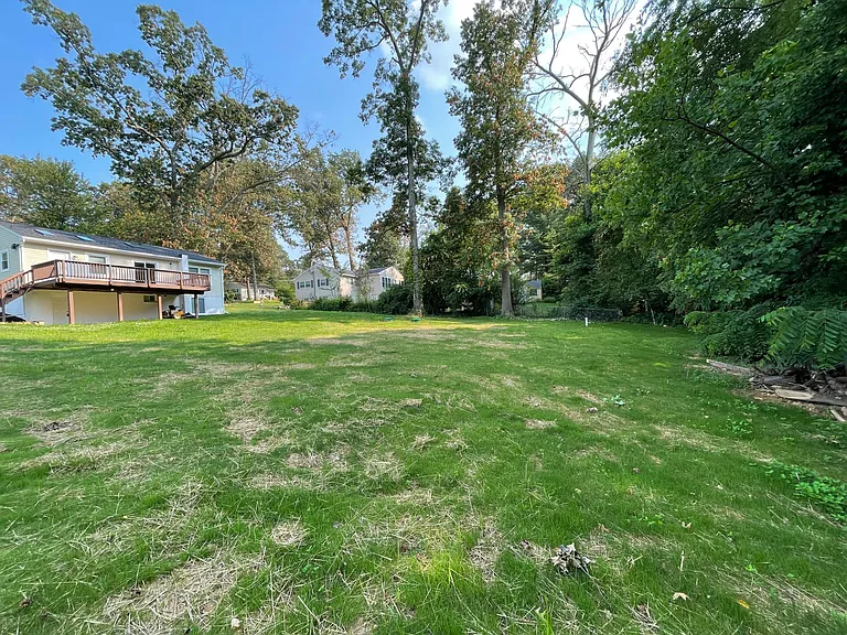 7516 Dogwood Rd — Photo 6